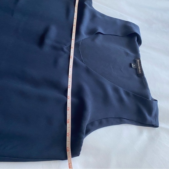 Banana Republic v neck navy sleeveless top ruffle hem tank sheer fabric size S - Picture 7 of 13